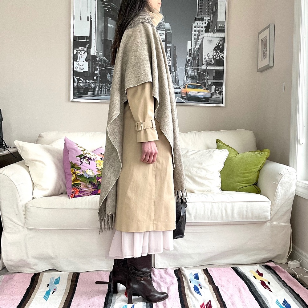 Fringed hem poncho with Egyptian-look print around collar - Picture 3 of 13